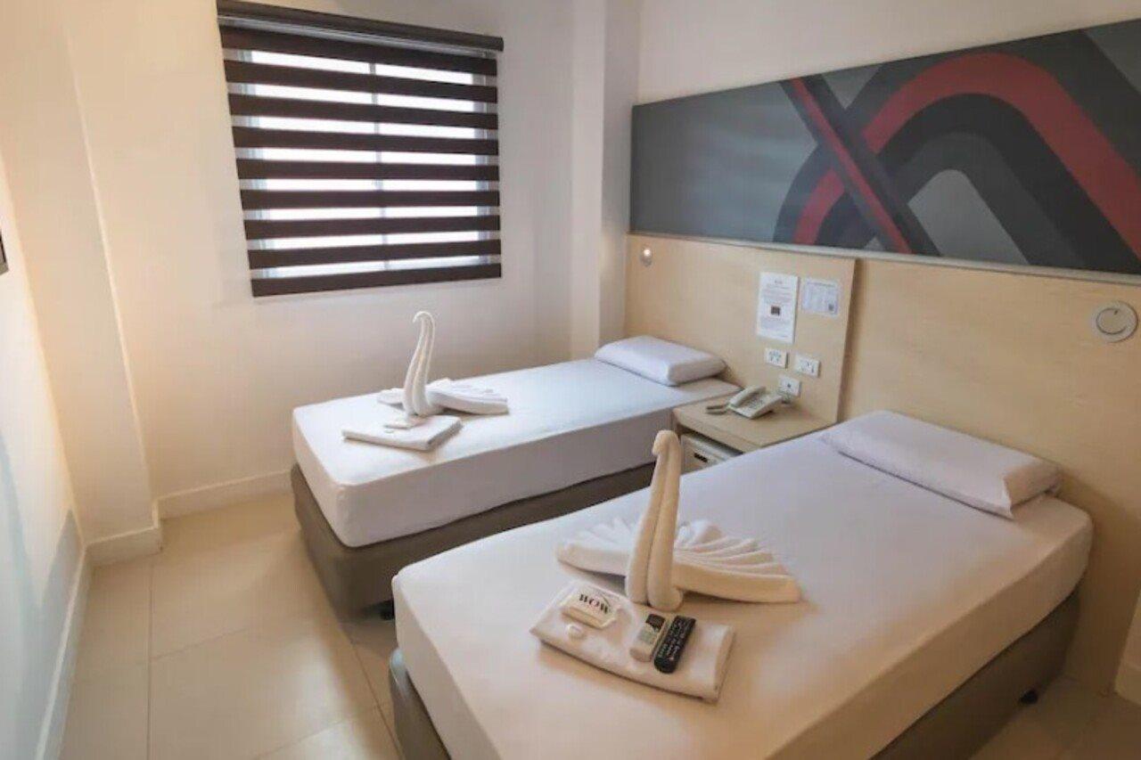 Go Hotels Cubao Quezon City Buitenkant foto