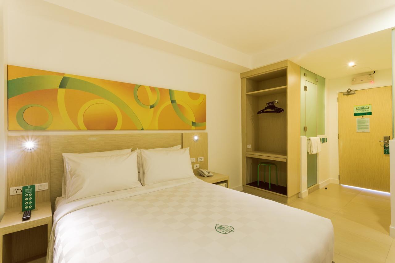 Go Hotels Cubao Quezon City Buitenkant foto