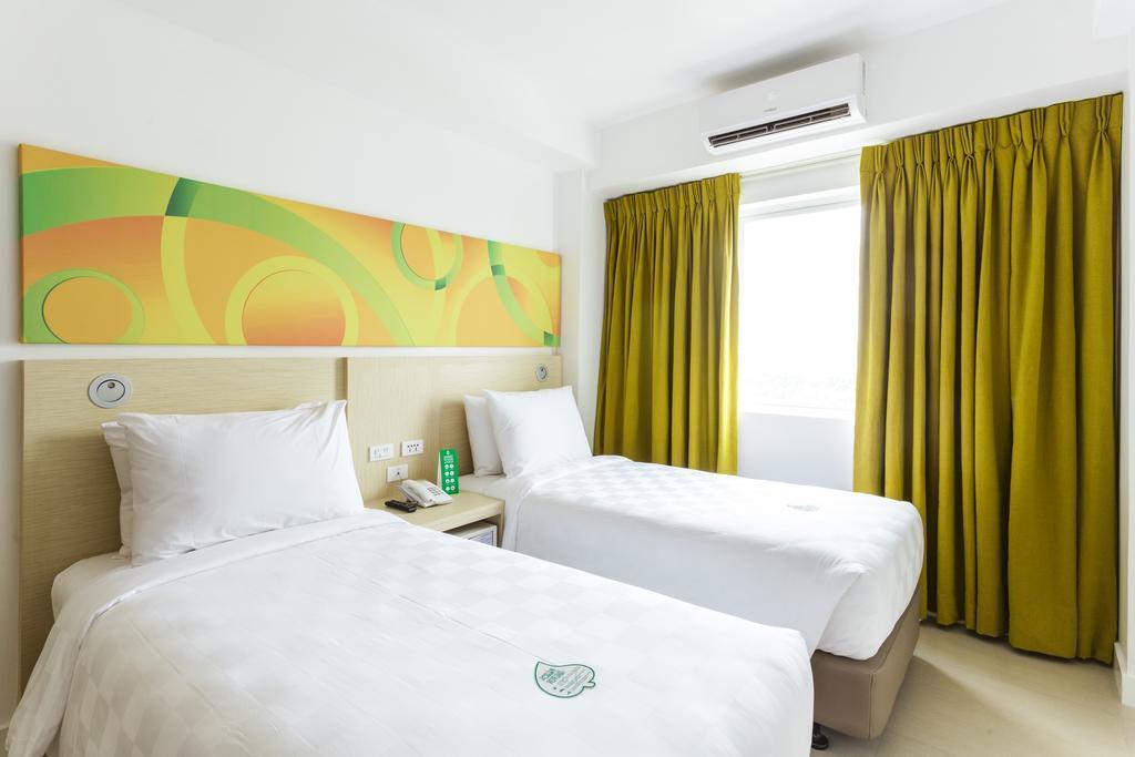 Go Hotels Cubao Quezon City Buitenkant foto
